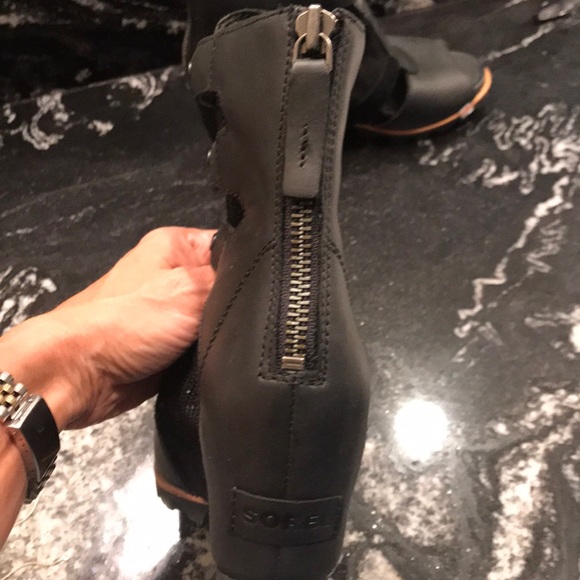 Shoes - Picture 4 of 5